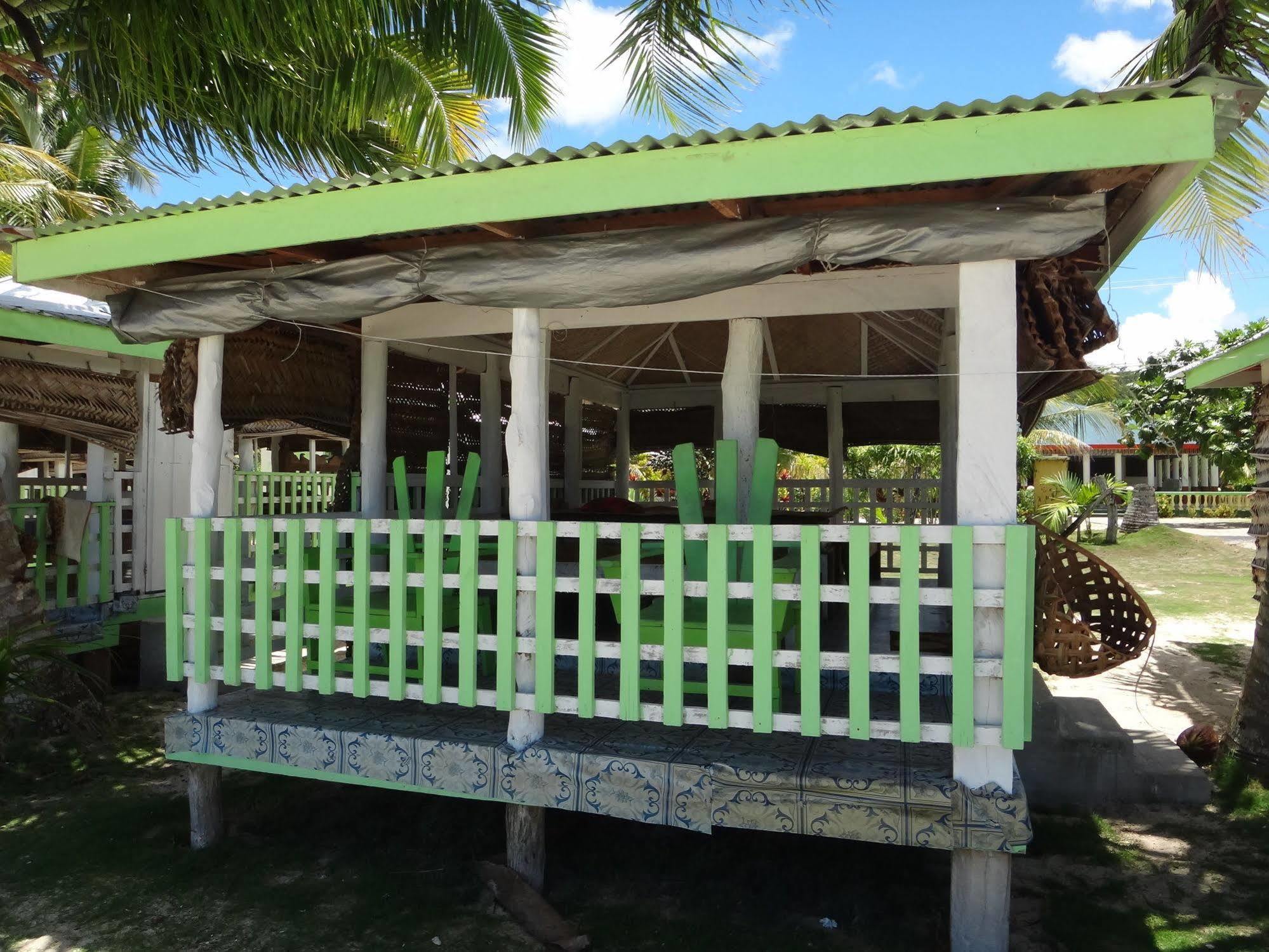 Tailua Beach Fales Manase Exterior foto