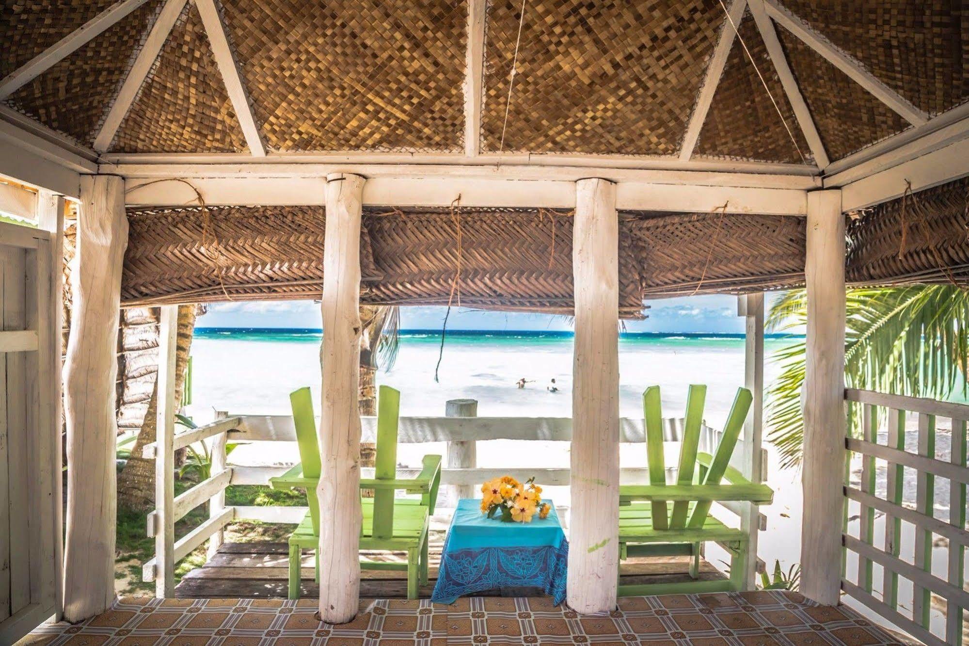 Tailua Beach Fales Manase Exterior foto